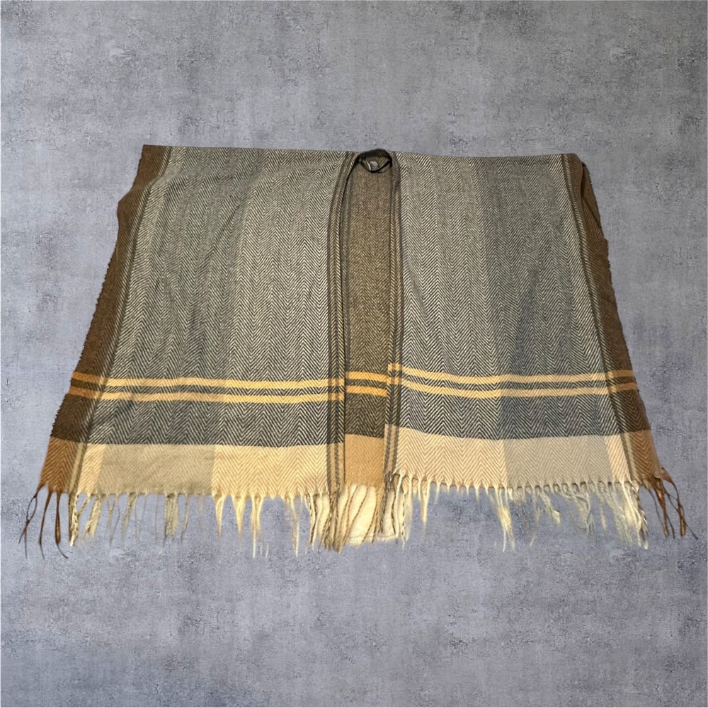 Vince Camuto Poncho Wrap Women OS Brown‎ Tan Herringbone Fringe Striped